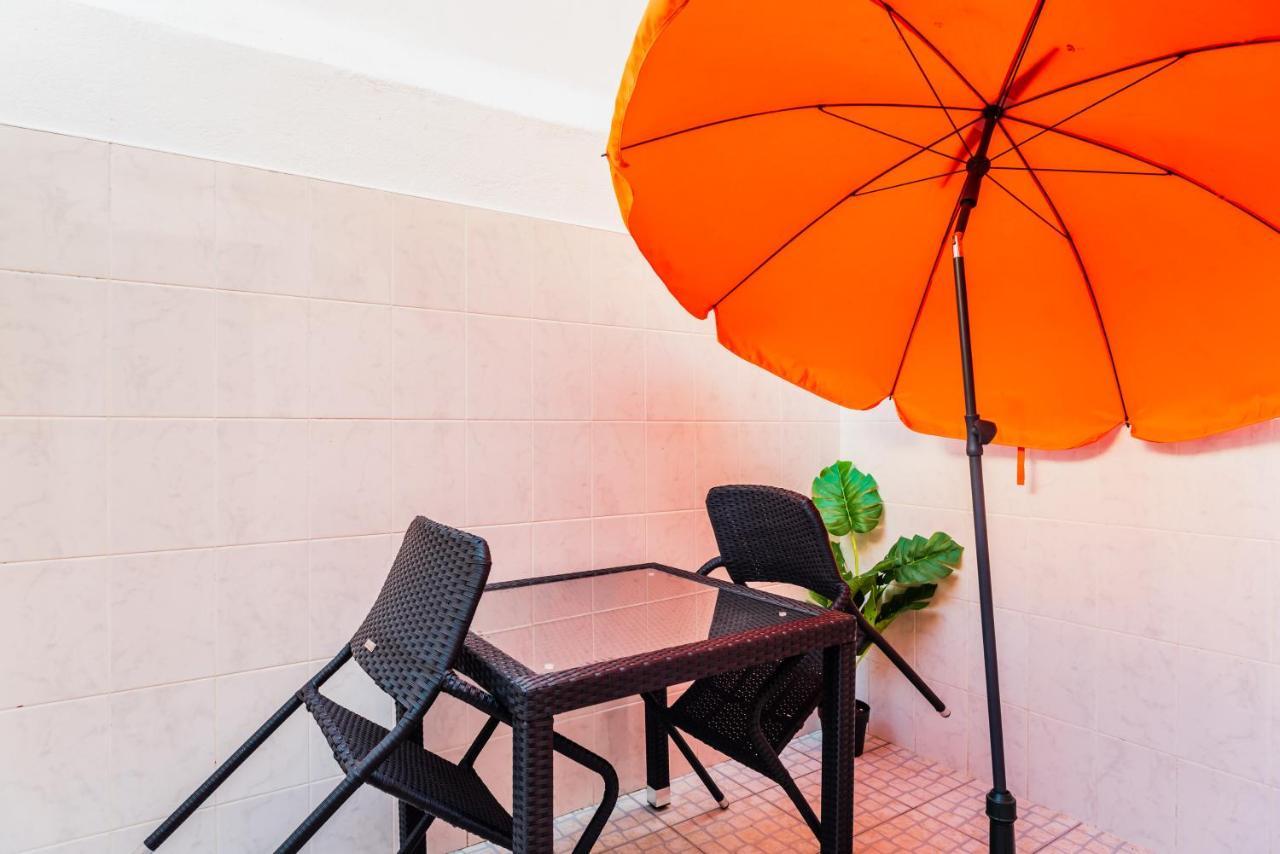 Close To Belém, With A Terrace Ii Appartement